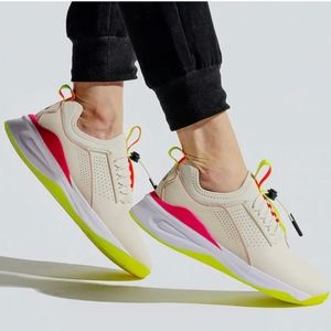 Clove Women's Classic Limited Edition "Lemon Aid" Healthcare/Nursing Sho…